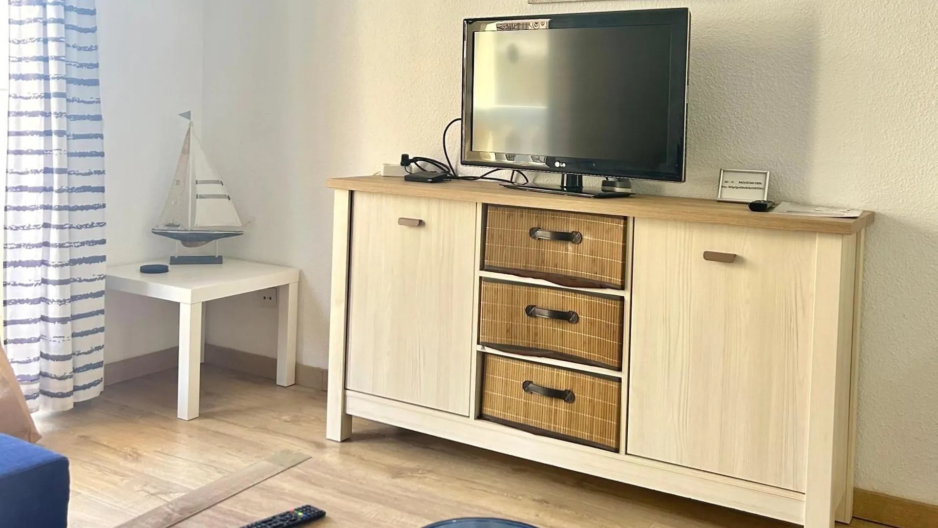 Lovely 1 Bed Apartment In Castle Harbour C108 Los Cristianos  Španělsko